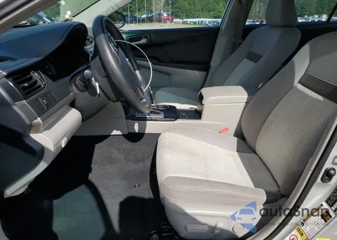 2012 Toyota Camry Base z USA, uszkodzony, nr VIN 4T1BF1FK4CU134959